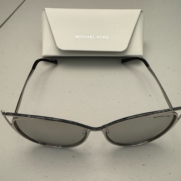 NEW Michael Kors INA MK1020 Cat Eye Sunglasses - Picture 5 of 12